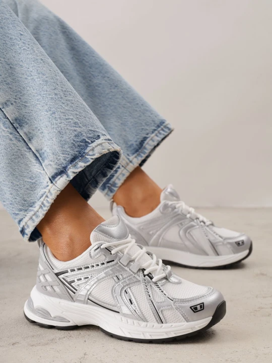 Zdjęcie produktu Białe Sneakersy Siateczkowe na Piankowej Podeszwie z Ozdobnymi Przeszyciami Faria Mulanka