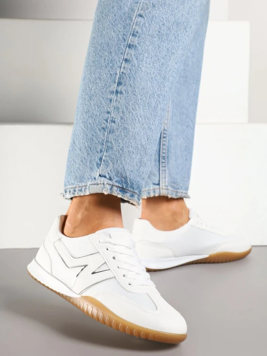 Zdjęcie produktu Białe Sneakersy Tenisówki z Ozdobną Boczną Naszywką Ranilsa