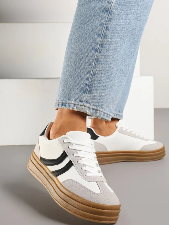 Zdjęcie produktu Białe Sneakersy Typu Kultowe Tenisówki na Grubej Podeszwie z Tłoczeniem Lisanitea
