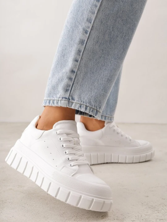 Zdjęcie produktu Białe Sneakersy VICES na Platformie w Stylu Chunky z Perforacją Hypsyllis