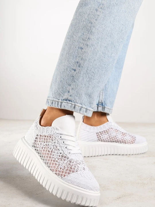 Zdjęcie produktu Białe Sneakersy Vices na Platformie z Ażurową Cholewką Lumerise