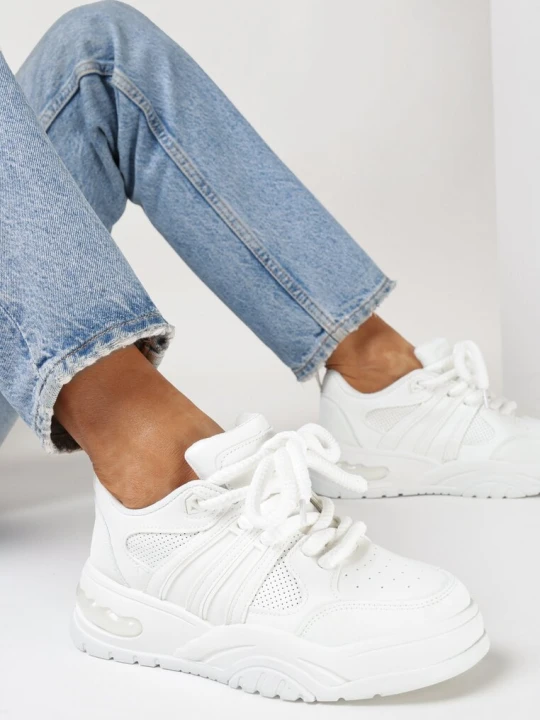 Zdjęcie produktu Białe Sneakersy z Brokatem i Perforacją Kimelle