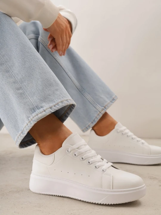 Zdjęcie produktu Białe Sneakersy na Grubej Podeszwie ze Sznurowaniem Serizia