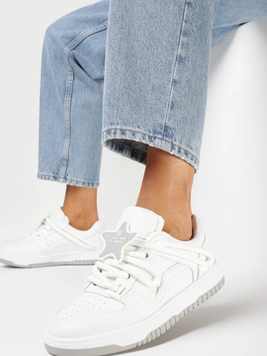 Zdjęcie produktu Białe Sneakersy z Grubymi Sznurówkami i Gwiazdką Ralinta Szixth June