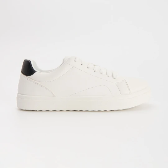 Zdjęcie produktu Białe sneakersy z imitacji skóry House
