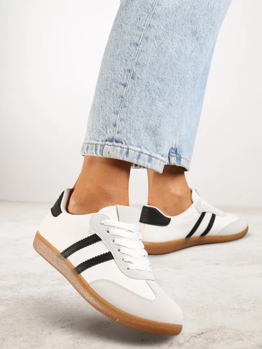 Zdjęcie produktu Białe Sneakersy z Imitacji Zamszu na Płaskiej Podeszwie Memeriana
