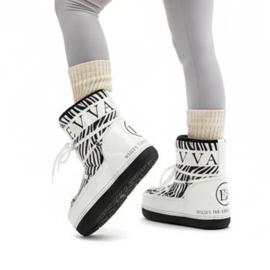 Zdjęcie produktu Śniegowce damskie Donna Fabiani, cholewka z materiału syntetycznego z kontrastowym nadrukiem i sznurowaniem oraz miękkim kołnierzem, zebra‑print, 143 biały