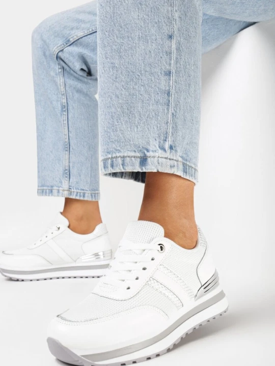 Zdjęcie produktu Białe Sznurowane Sneakersy na Grubej Podeszwie z Połyskującymi Wstawkami Verinatte