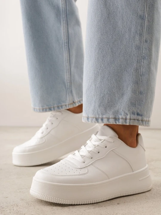 Zdjęcie produktu Białe Sznurowane Sneakersy na Platformie z Bieżnikiem Arvilla Ballada
