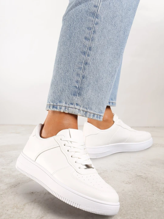 Zdjęcie produktu Białe Sznurowane Sneakersy Ozdobione Perforacją Ellemisa