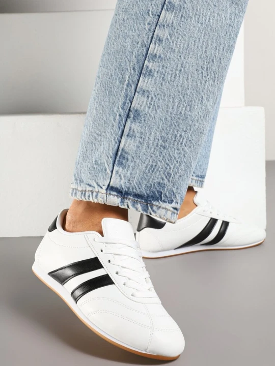 Zdjęcie produktu Biało-Czarne Sznurowane Sneakersy w Stylu Tenisówek Liavessa