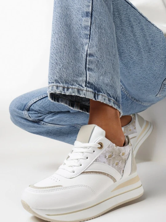 Zdjęcie produktu Biało-Beżowe Sneakersy na Grubej Podeszwie Zdobione Brokatem i Naszywkami Gevia