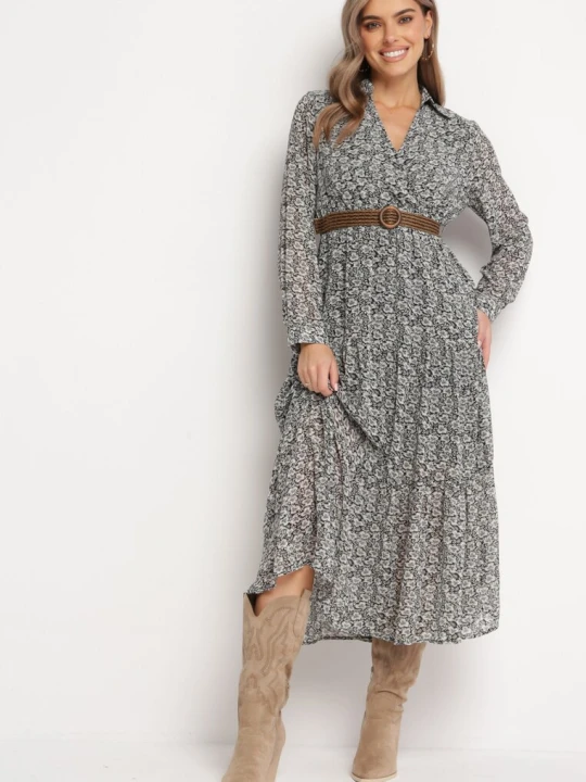 Zdjęcie produktu Biało-Czarna Sukienka Rozkloszowana w Kwiaty z Paskiem Khito R&f Fashion