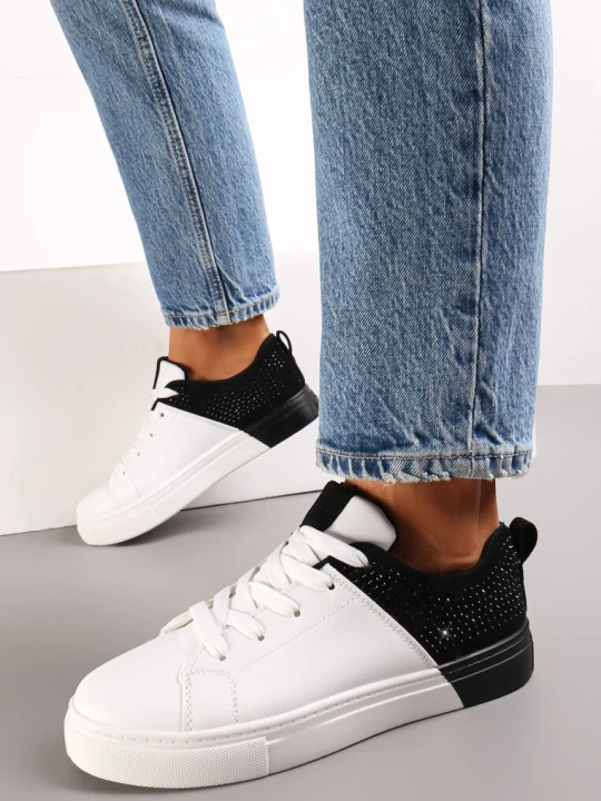 Zdjęcie produktu Biało-Czarne Sneakersy Sznurowane na Płaskiej Grubszej Podeszwie z Cyrkoniami Hanuel