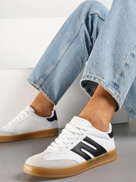 Zdjęcie produktu Biało-Czarne Sneakersy Kultowe Tenisówki Zdobione Przeszyciami Eveltewia Besty