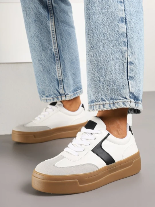 Zdjęcie produktu Biało-Czarne Sneakersy na Grubej Podeszwie w Stylu Kultowych Tenisówek Hanelith