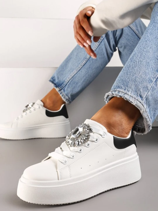 Zdjęcie produktu Biało-Czarne Sneakersy na Grubej Podeszwie z Ozdobną Aplikacją Kamienia Danthia