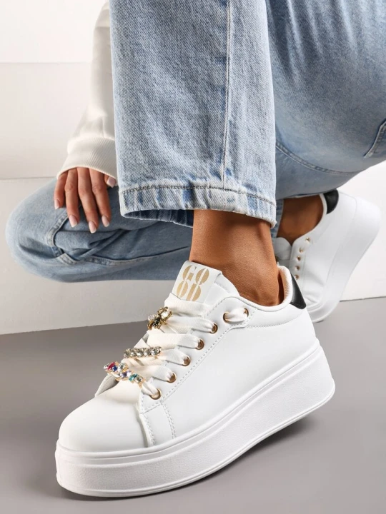 Zdjęcie produktu Biało-Czarne Sneakersy na Platformie Ozdobione Odpinanymi Aplikacjami z Cyrkonii Neishi