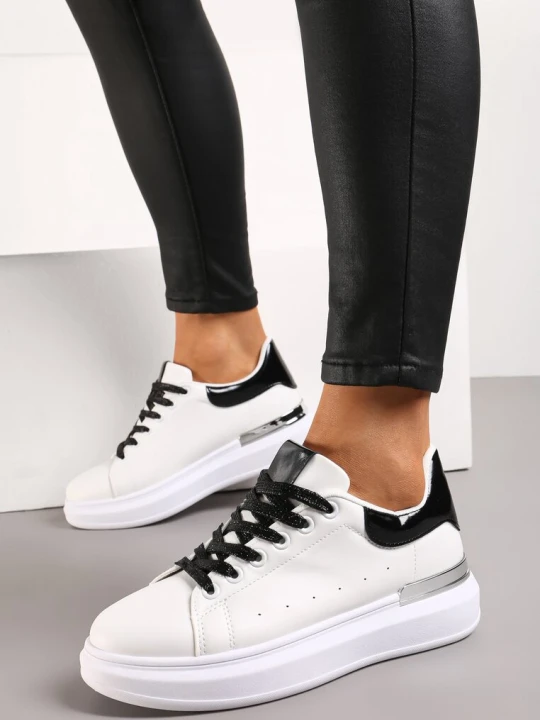 Zdjęcie produktu Biało-Czarne Sneakersy na Platformie z Metaliczną Wstawką i Brokatowymi Sznurówkami Wuriana
