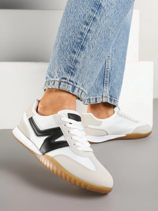 Zdjęcie produktu Biało-Czarne Sneakersy Tenisówki z Ozdobną Boczną Naszywką Ranilsa