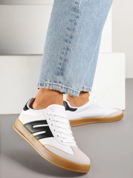 Zdjęcie produktu Biało-Czarne Sneakersy w Stylu Klasycznych Tenisówek z Ozdobnymi Przeszyciami Nartewia Besty