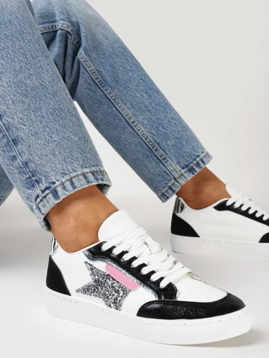 Zdjęcie produktu Biało-Czarne Sneakersy z Brokatową Gwiazdką Tileva