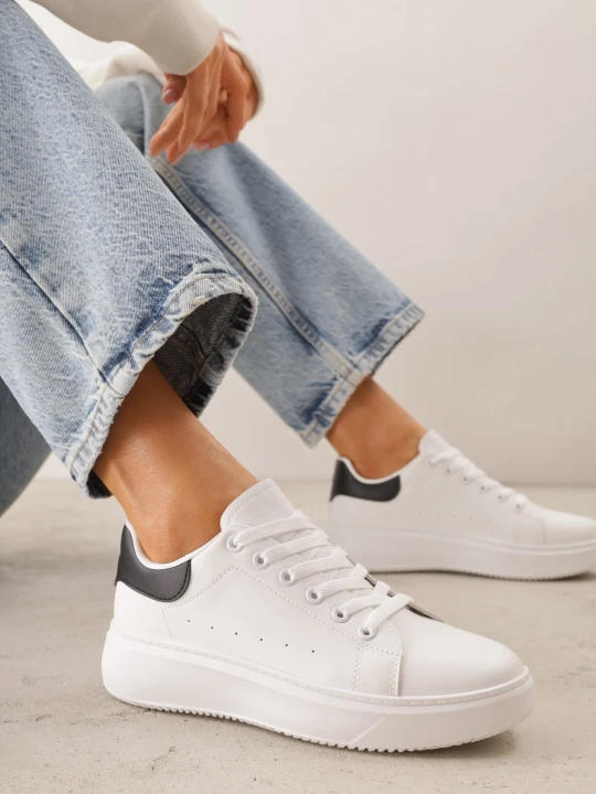Zdjęcie produktu Biało-Czarne Sneakersy na Grubej Podeszwie ze Sznurowaniem Serizia