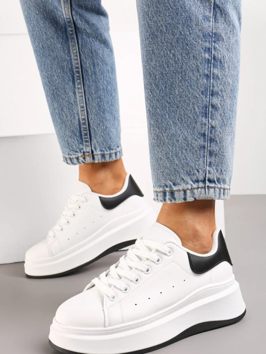 Zdjęcie produktu Biało-Czarne Sneakersy z Ekoskóry na Platformie ze Sznurowaniem Telretia