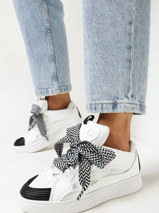 Zdjęcie produktu Biało-Czarne Sneakersy z Ozdobnym Sznurowaniem i Szerokim Językiem Vessy