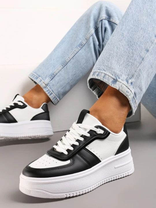Zdjęcie produktu Biało-Czarne Sznurowane Sneakersy na Grubej Podeszwie Salsabil
