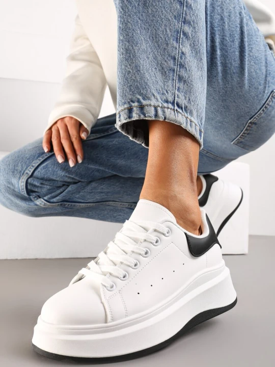 Zdjęcie produktu Biało-Czarne Sznurowane Sneakersy na Platformie Filamena