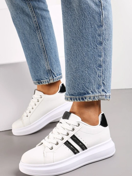 Zdjęcie produktu Biało-Czarne Sznurowane Sneakersy z Imitacji Skóry Ozdobione Paskami z Cyrkoniami Isolinna