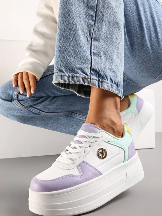 Zdjęcie produktu Biało-Fioletowe Sneakersy na Grubej Podeszwie Sznurowane z Metaliczną Aplikacją Ailtria