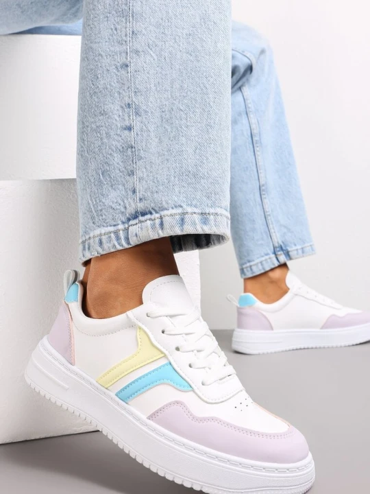 Zdjęcie produktu Biało-Fioletowe Sneakersy na Płaskiej Podeszwie z Kolorowymi Przeszyciami Niomie