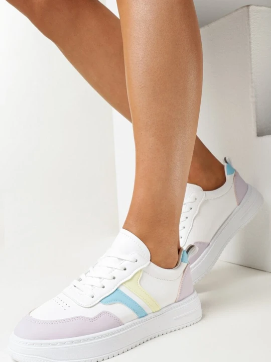 Zdjęcie produktu Biało-Fioletowe Sznurowane Sneakersy przed Kostkę z Kolorowymi Wstawkami Emerla