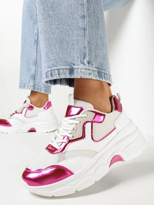 Zdjęcie produktu Biało-Fuksjowe Sneakersy na Grubej Podeszwie z Lakierowanymi Wstawkami Fryda