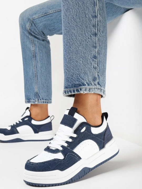 Zdjęcie produktu Biało-Granatowe Sneakersy Przed Kostkę z Ozdobnymi Wstawkami Armine
