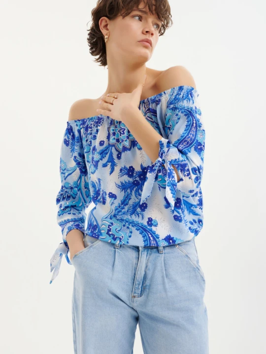 Zdjęcie produktu Biało-niebieska bluzka off shoulder Greenpoint