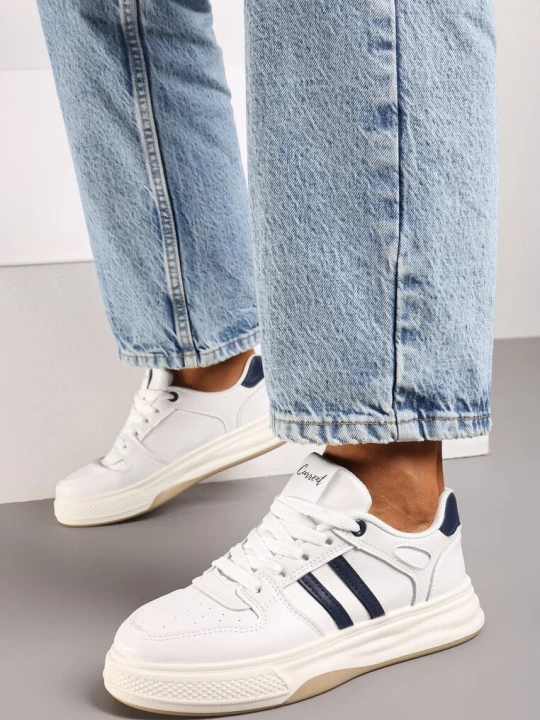 Zdjęcie produktu Biało-Niebieskie Płaskie Sneakersy Wykończone Paskami Walleria