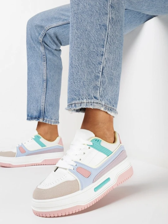 Zdjęcie produktu Biało-Różowe Sneakersy na Grubej Podeszwie ze Wstawkami z Ekozamszu Arainela