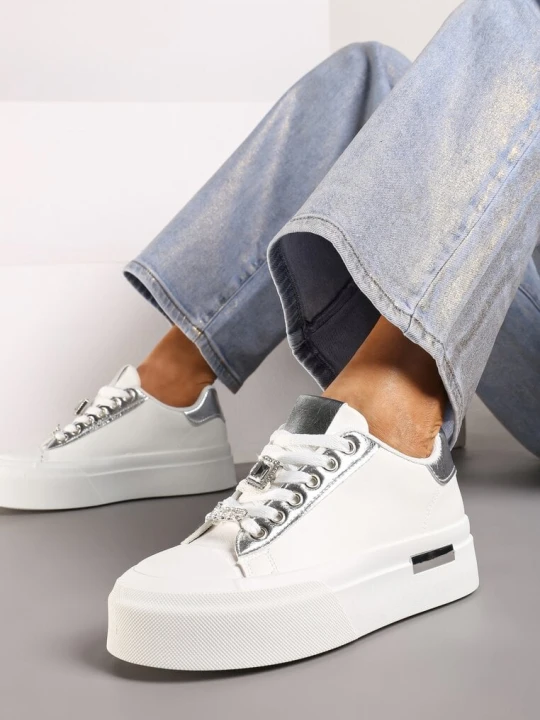 Zdjęcie produktu Biało-Srebrne Casualowe Sneakersy na Platformie Ozdobione Cyrkoniami i Metalicznymi Wstawkami Primaria