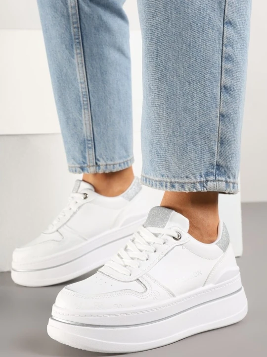 Zdjęcie produktu Biało-Srebrne Sneakersy na Grubej Podeszwie z Napisem i Brokatem Odivena Mellisa