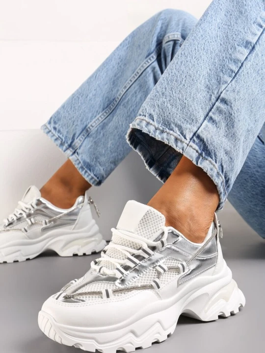 Zdjęcie produktu Biało-Srebrne Sneakersy na Grubej Podeszwie z Paskiem z Cyrkoniami Novallie