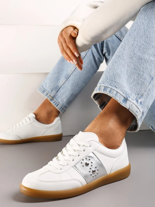 Zdjęcie produktu Biało-Srebrne Sneakersy na Płaskiej Podeszwie z Wiązaniem i Ozdobną Wstawką Drukesti