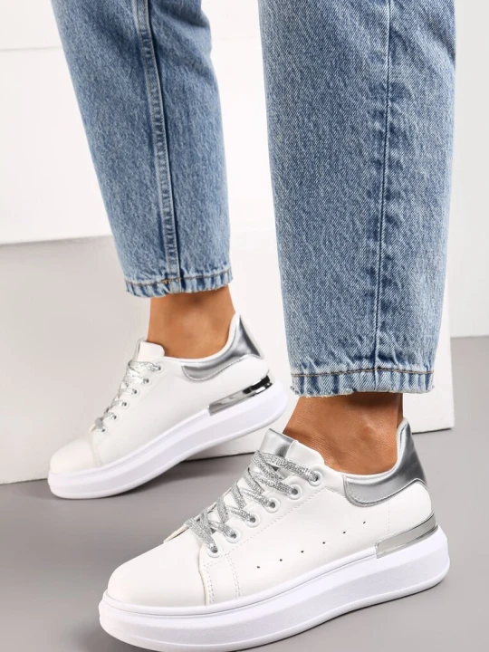 Zdjęcie produktu Biało-Srebrne Sneakersy na Platformie z Metaliczną Wstawką i Brokatowymi Sznurówkami Wuriana
