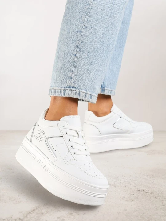 Zdjęcie produktu Biało-Srebrne Sneakersy Vices na Platformie Ozdobione Metalicznymi Aplikacjami Nelanil