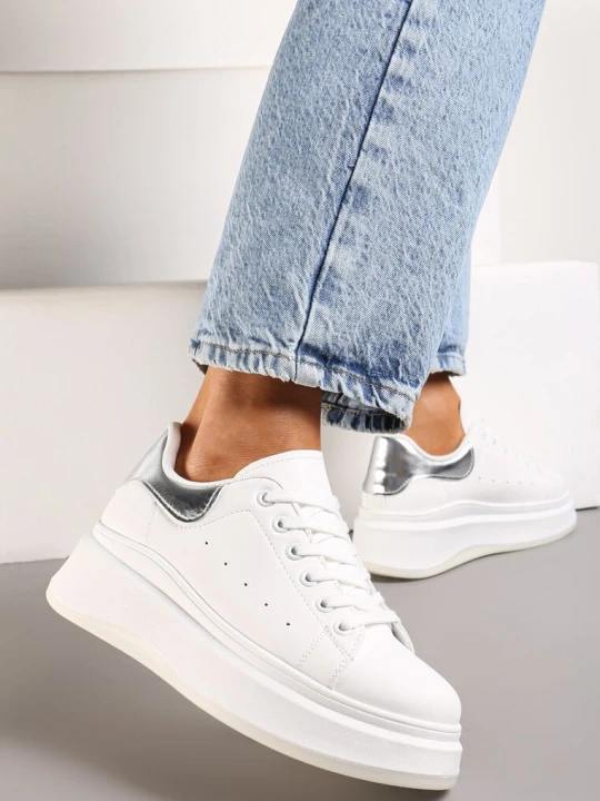 Zdjęcie produktu Biało-Srebrne Sneakersy z Ekoskóry na Platformie ze Sznurowaniem Telretia