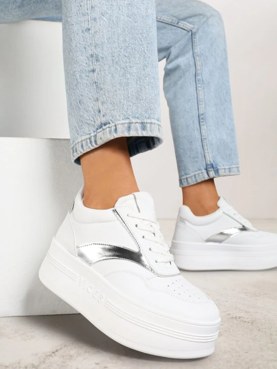 Zdjęcie produktu Biało-Srebrne Sznurowane Sneakersy Vices na Platformie z Metalicznymi Paskami Neliawen