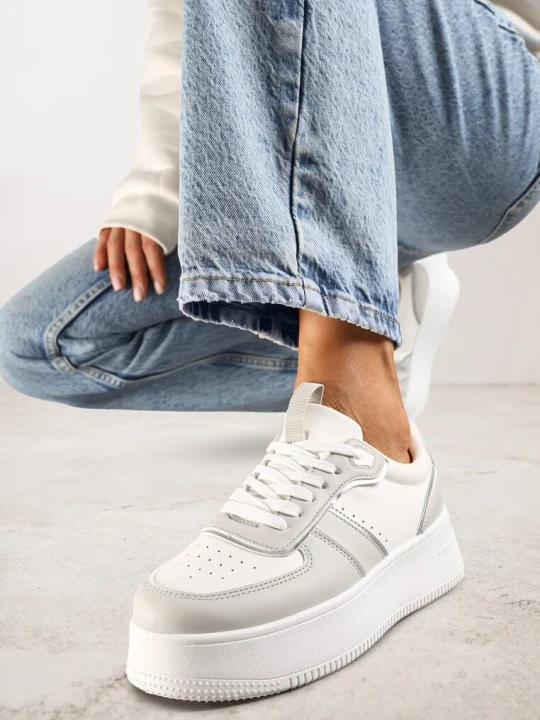 Zdjęcie produktu Biało-Szare Casualowe Sneakersy Vices na Niskiej Platformie Torila