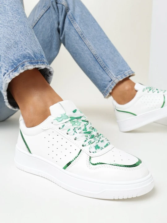 Zdjęcie produktu Biało-Zielone Sneakersy z Błyszczącymi Wstawkami i Dekoracyjnym Sznurowaniem Horustia